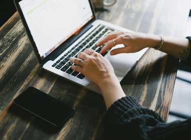 How fast can an AI website builder generate a site?