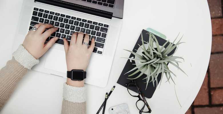 8 website design trends you should try in 2025