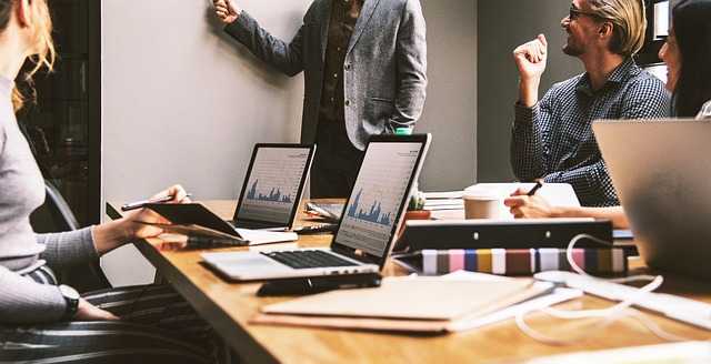 How can coaches & consultants launch a client-ready website with AI in 7 days (Prompts + checklist)