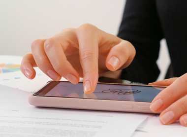 9 reasons why your business should switch to electronic signatures